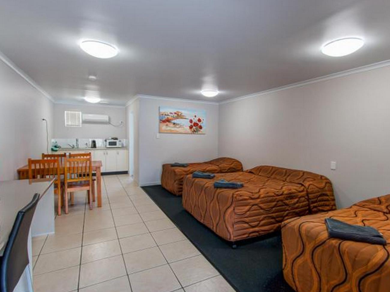 Galaxy Mackay Motor Inn Екстериор снимка