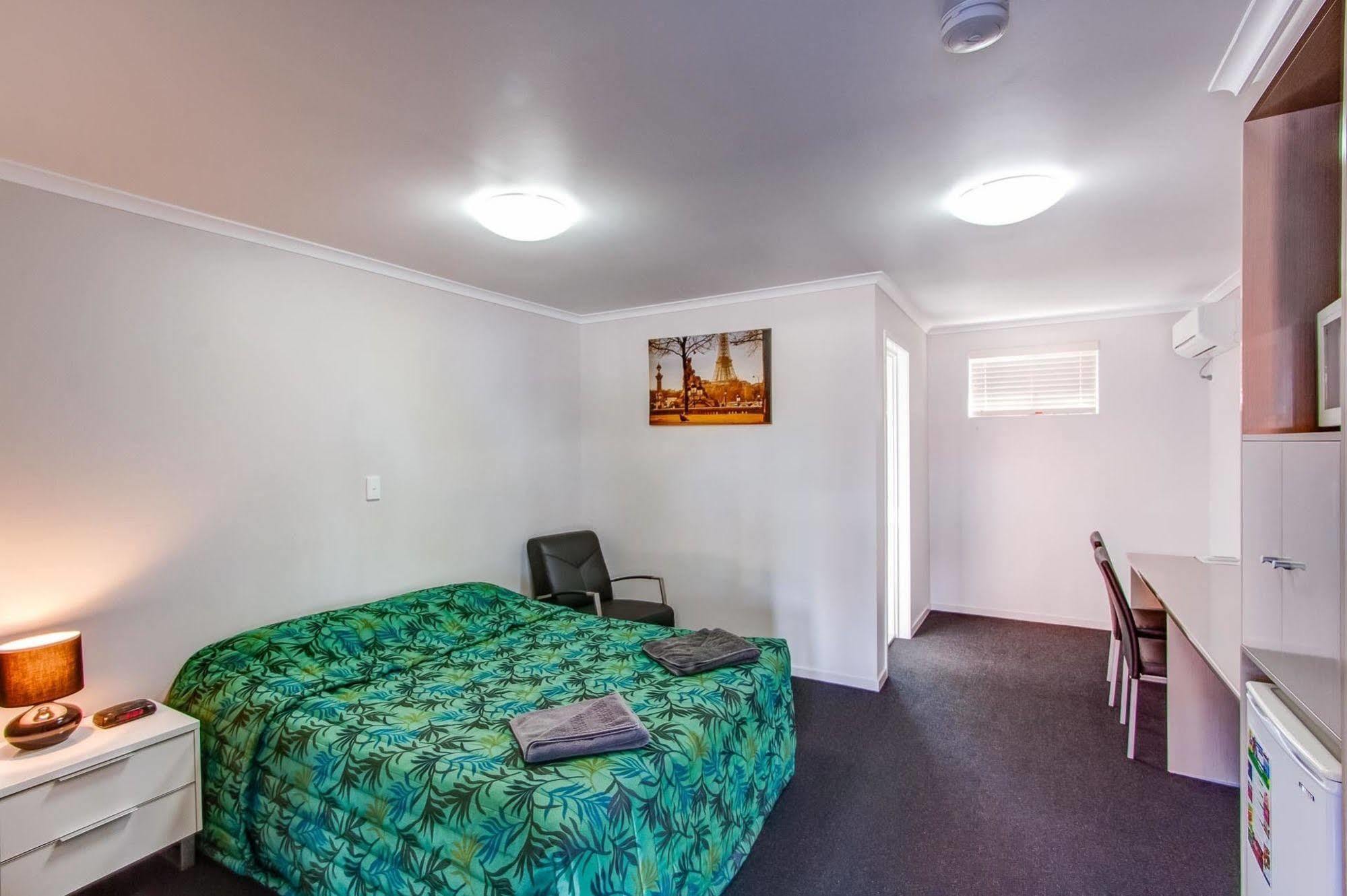 Galaxy Mackay Motor Inn Екстериор снимка